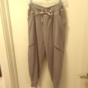 Athleta sweatpants with pockets!